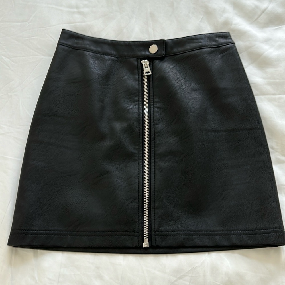topshop black leather mini skirt